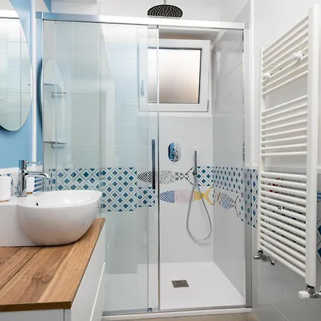 Amal - Elegant In * Sorrento